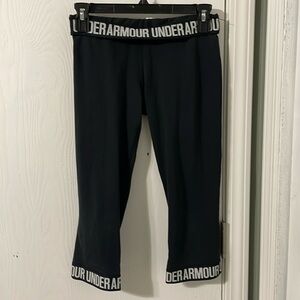 Under Armour With Logo Black Capris Leggings Size Small
